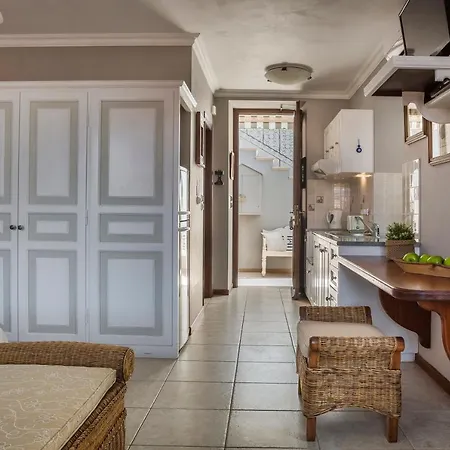 Faros (adults Only) アパート フィスカルドン