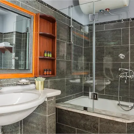 Faros (adults Only) フィスカルドン